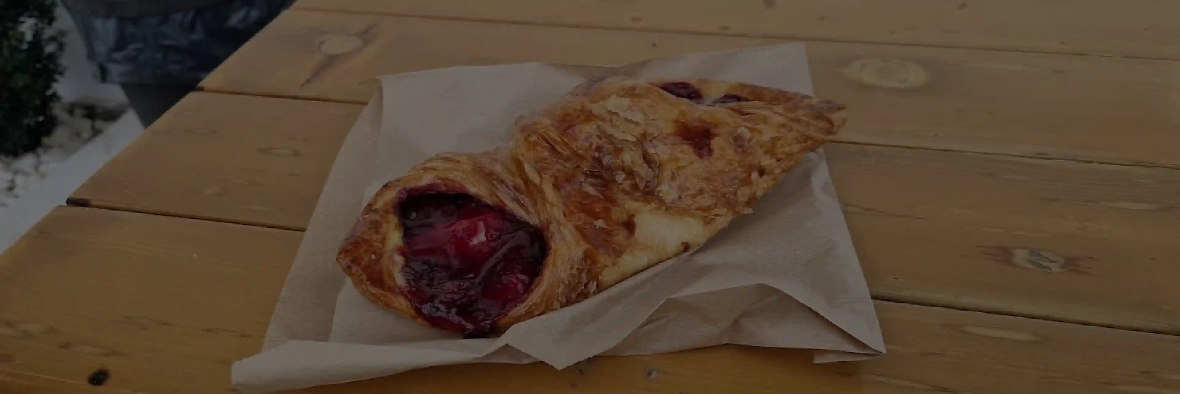 Produse proaspete din brutăria artizanală Ana Maria Bakery